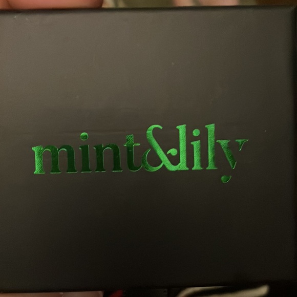 Mint & Lilly Statement Initial (B) Necklace - Picture 2 of 3